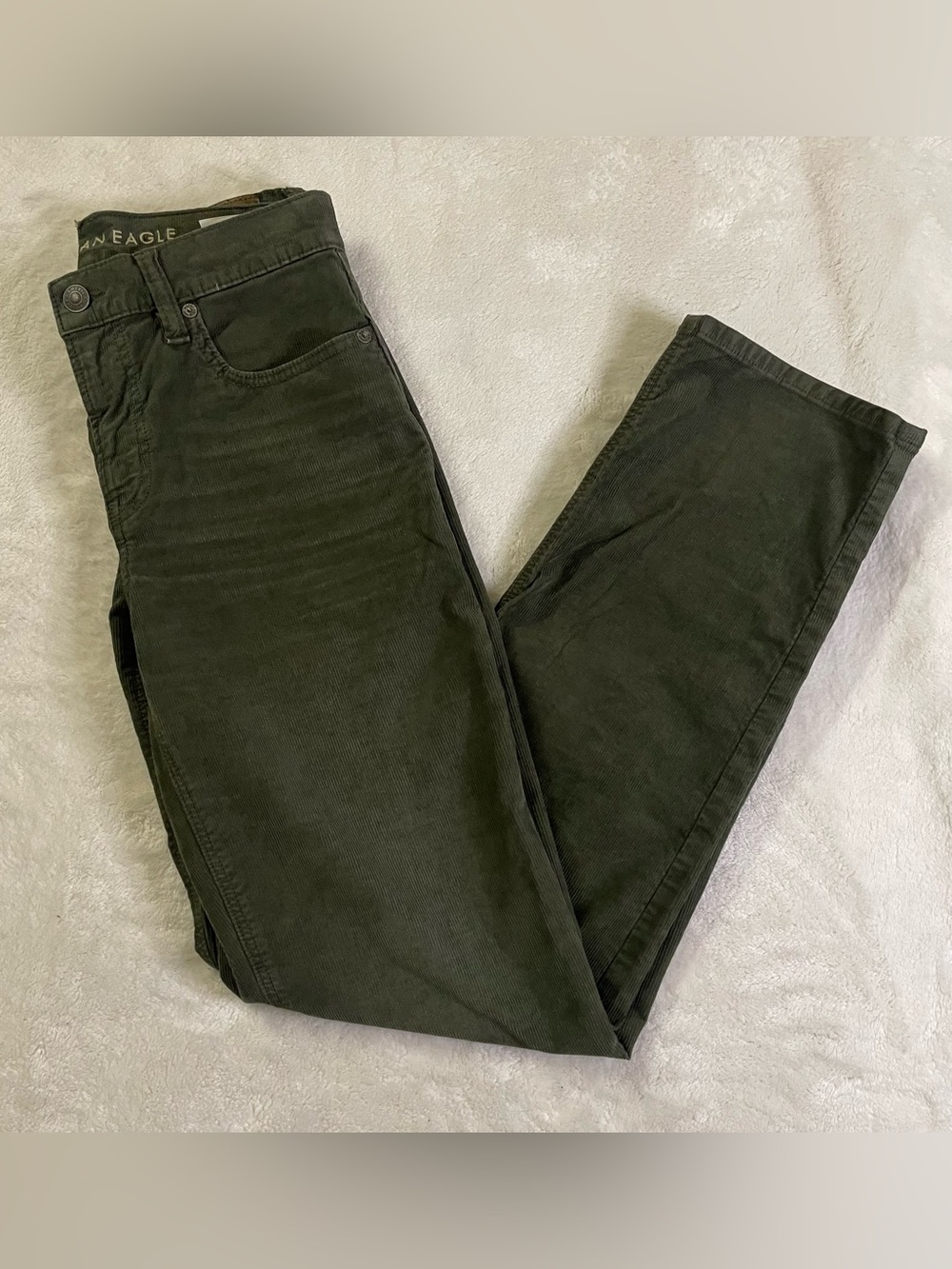 American Eagle Olive Green ‘90s Straight Leg Corduroy Jeans size 2